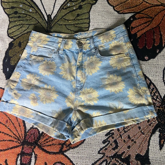 🌻 Sunflower Denim Shorts 🌻 - Picture 1 of 3